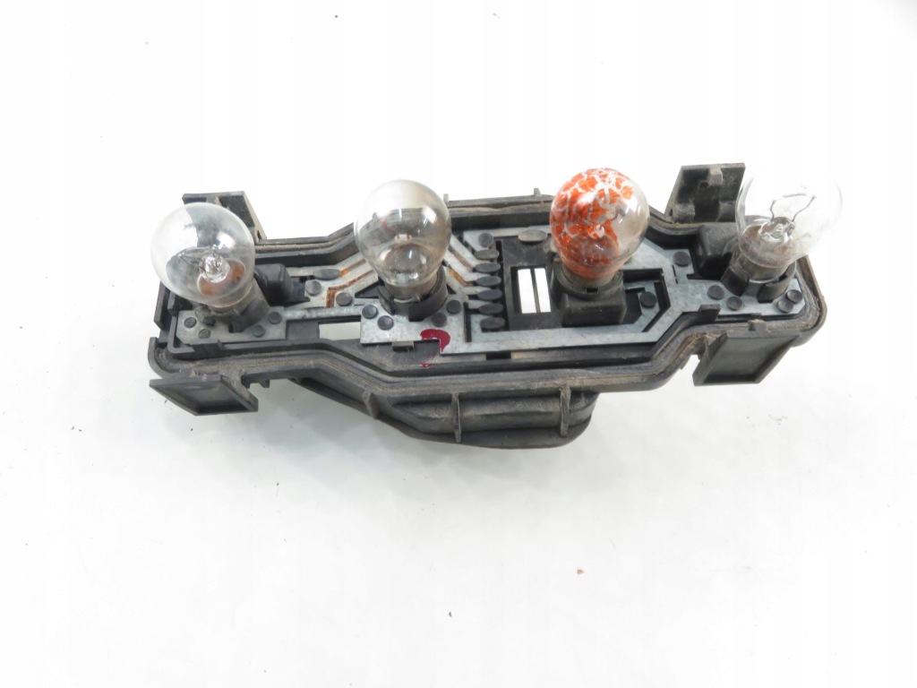 Вкладиш лампи правий задній peugeot partner i Недорого