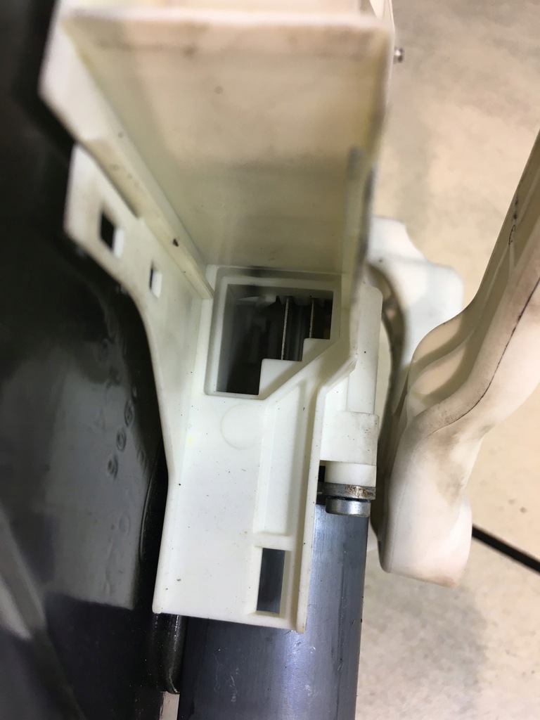 фото №6, Подъемник стекло правый задняя discovery iii 994729