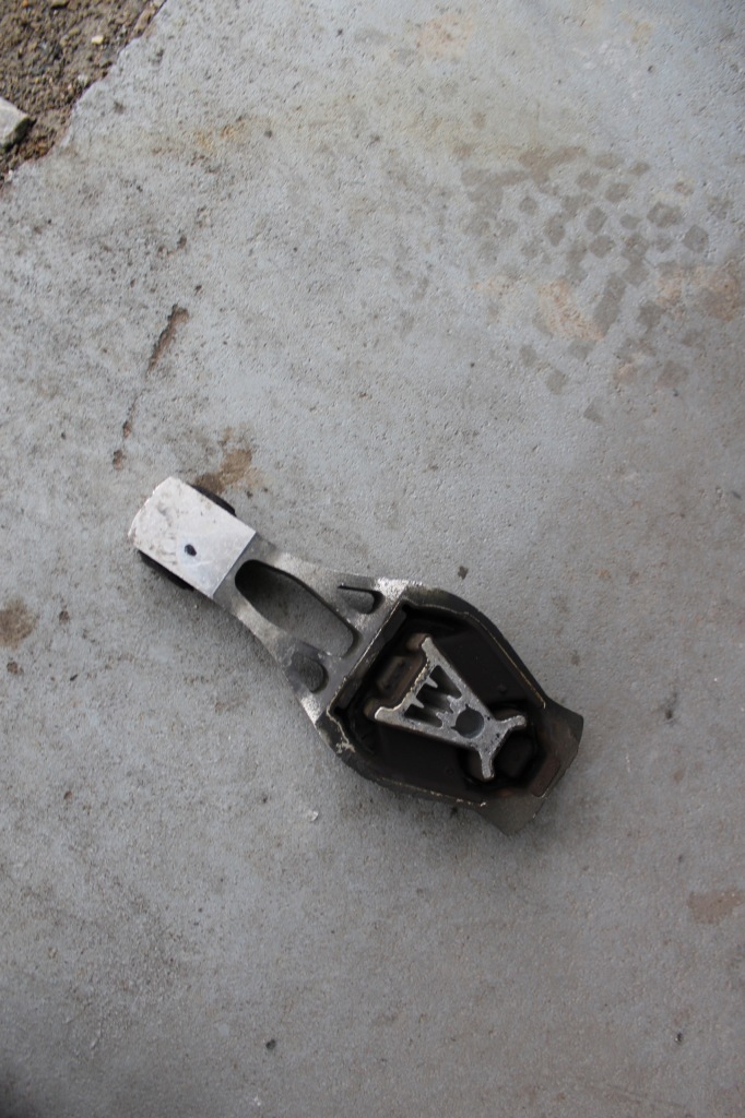 фото №1, Citroen c4 ii grand picasso 1.6 thp кронштейн коробки