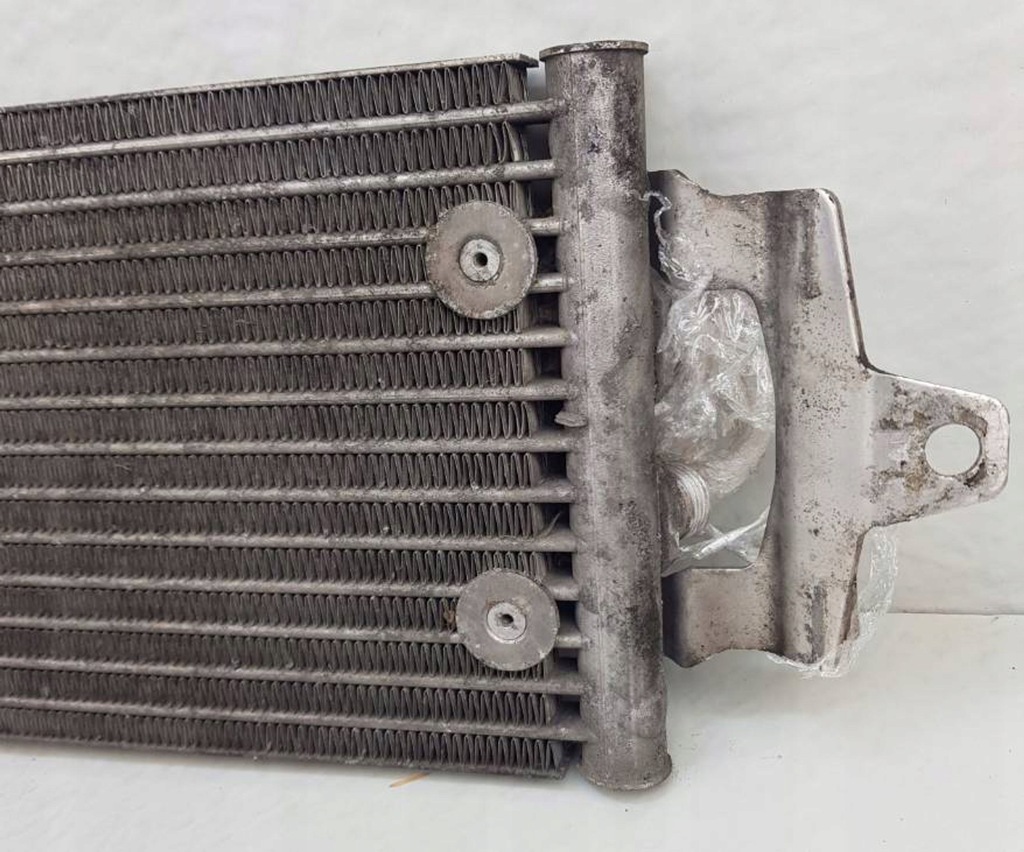 фото №5, Audi q7 4l радиатор масла 7l0317021 оригинальная