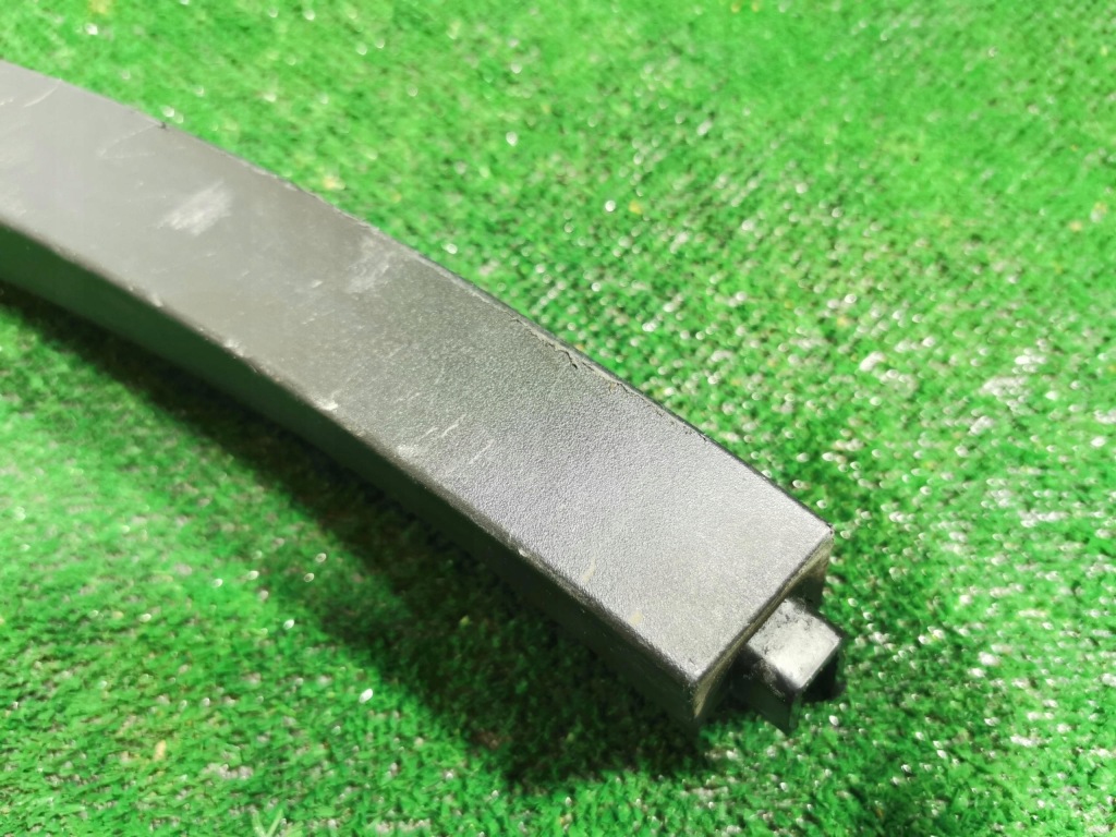 Молдинг на крыло правая задний  задняя tesla y 1658694-00-a Оригинал