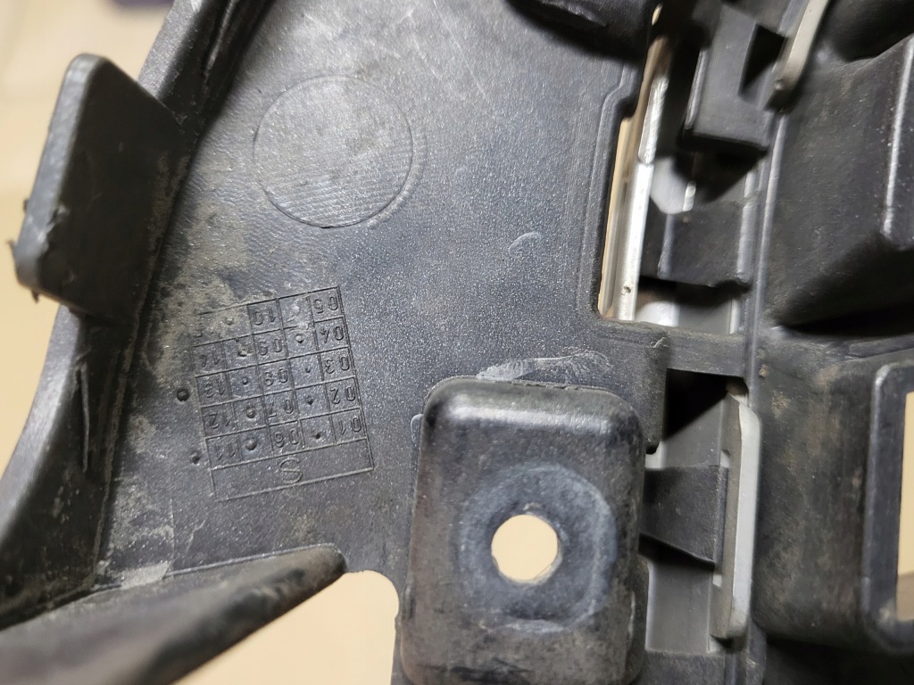 Решітка радіатора радіатора решітка радіатора бампера передній решітка logo audi a3 8p lift оригінальний номер Ціна