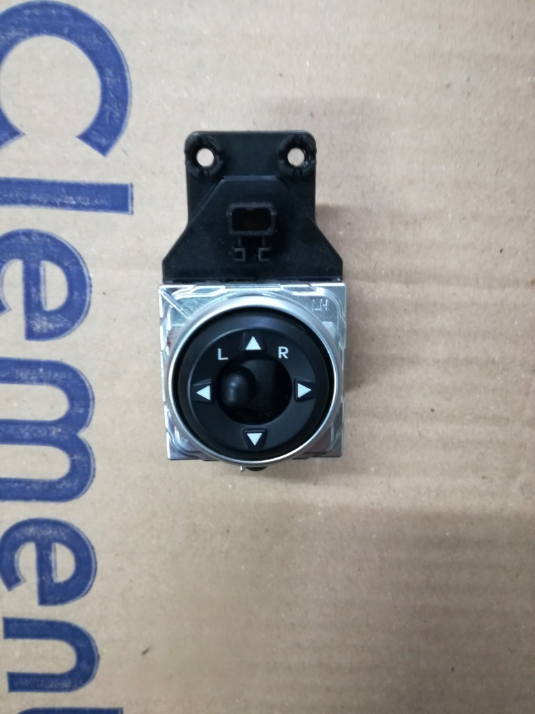 фото №4, Hyundai i30 ii 2012 - 2016 rok перемикач дзеркал 39y4811110