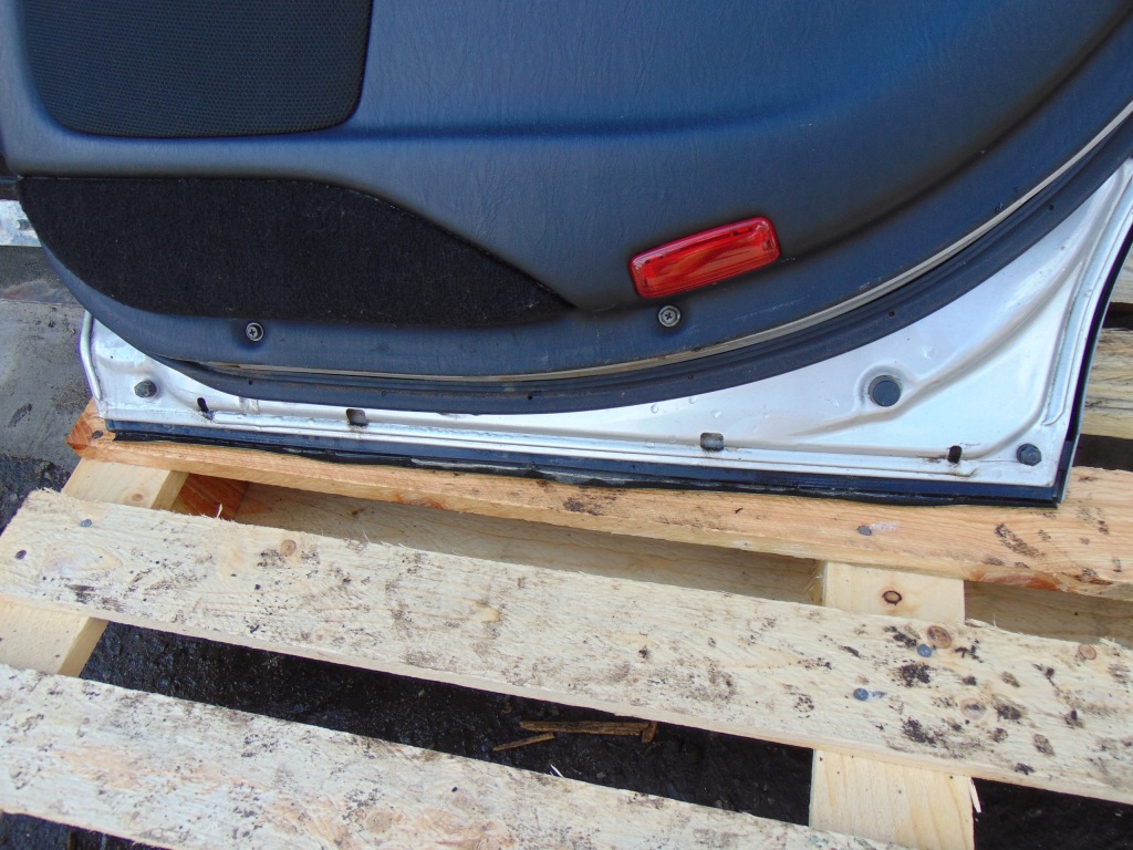 Купить Lexus gs300 s16 дверь правое  задняя 1c0 стекло