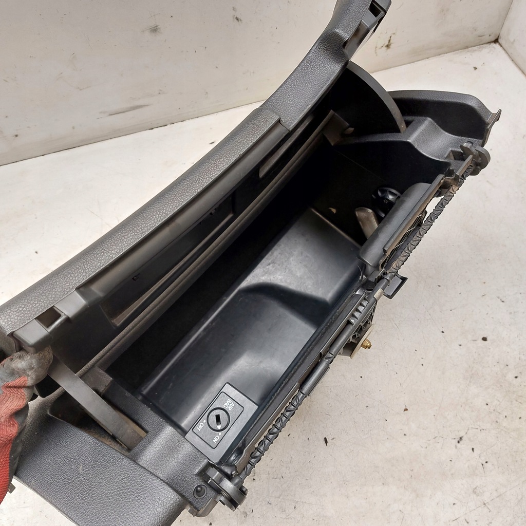 фото №8, Skoda octavia ii 2 kombi rs бардачок пассажира