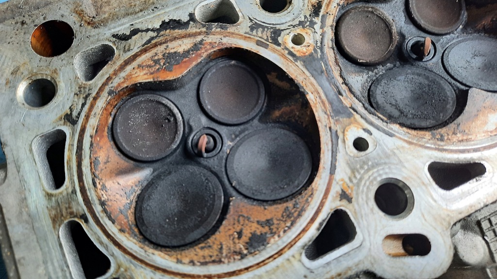 фото №7, Головка правая 04892064aa chrysler sebring 2.7b