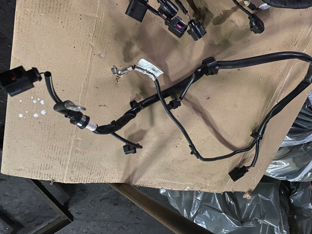 фото №6, Електропроводка двигуна vw passat b8 1.6tdi 04l972627kf