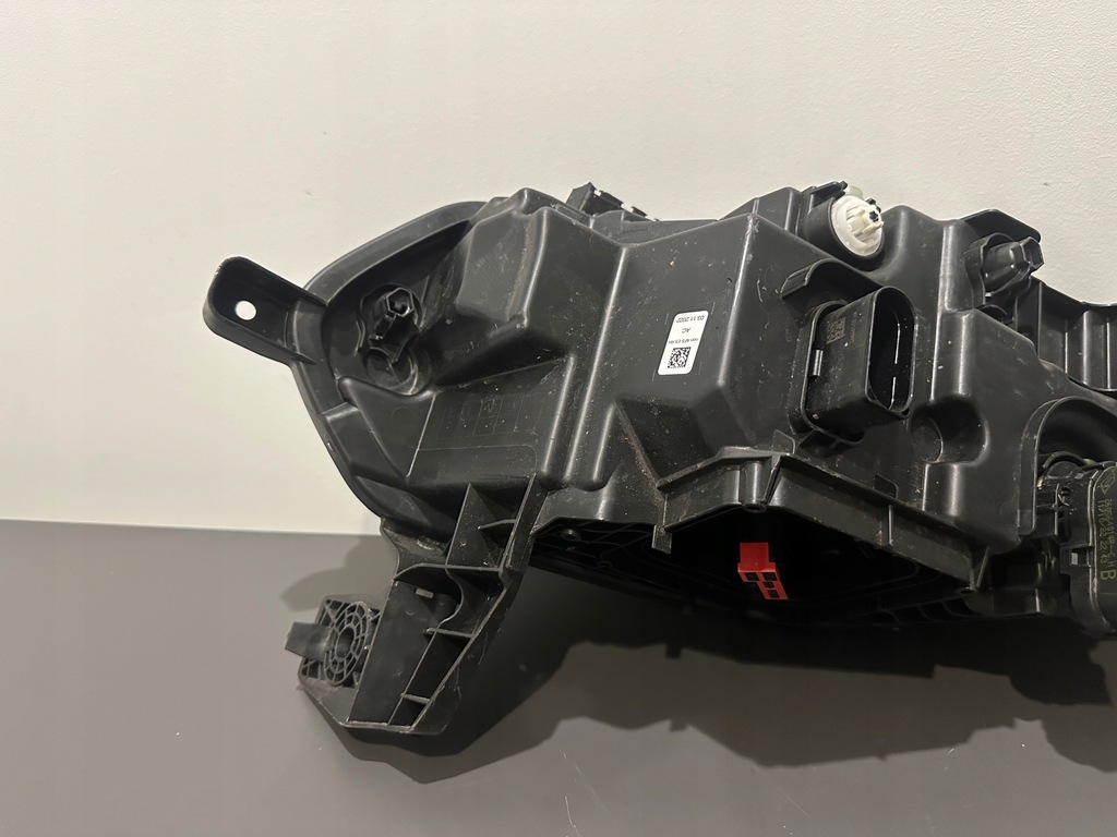 фото №12, Renault megane v e-tech лампа правая europa 260102443r