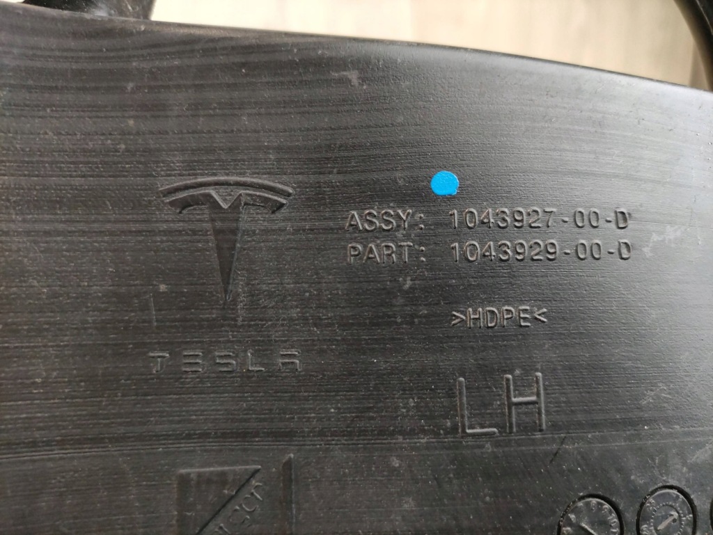 фото №8, Tesla model x канал воздуха левый 104392700d