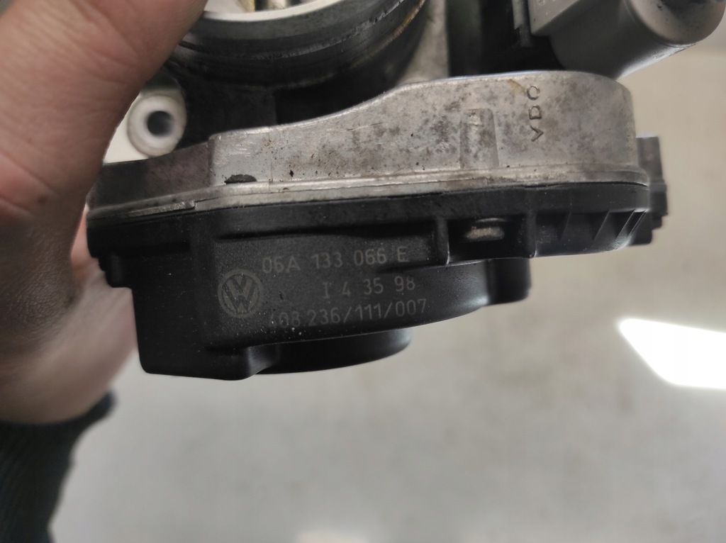 фото №6, Vw new beetle 97- 2.0 дроссельная заслонка 06a133066e