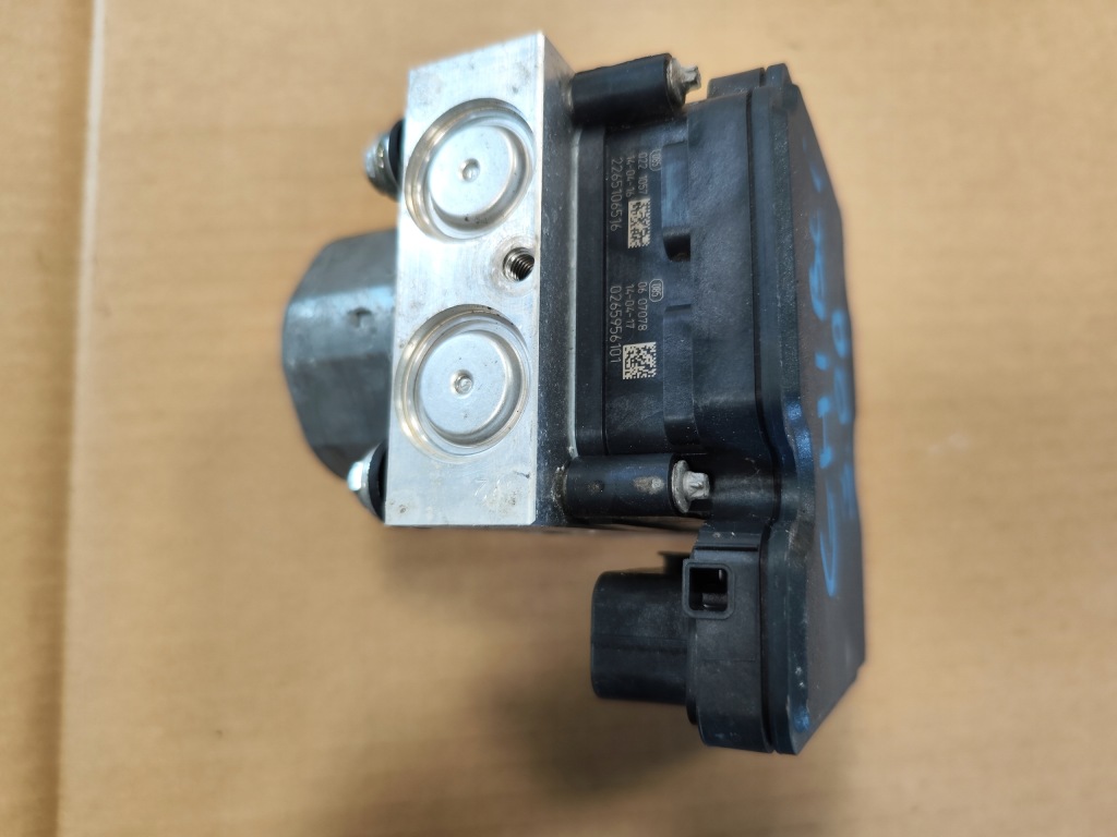 Купити Насос abs maserati ghibli 3.0 d 2015