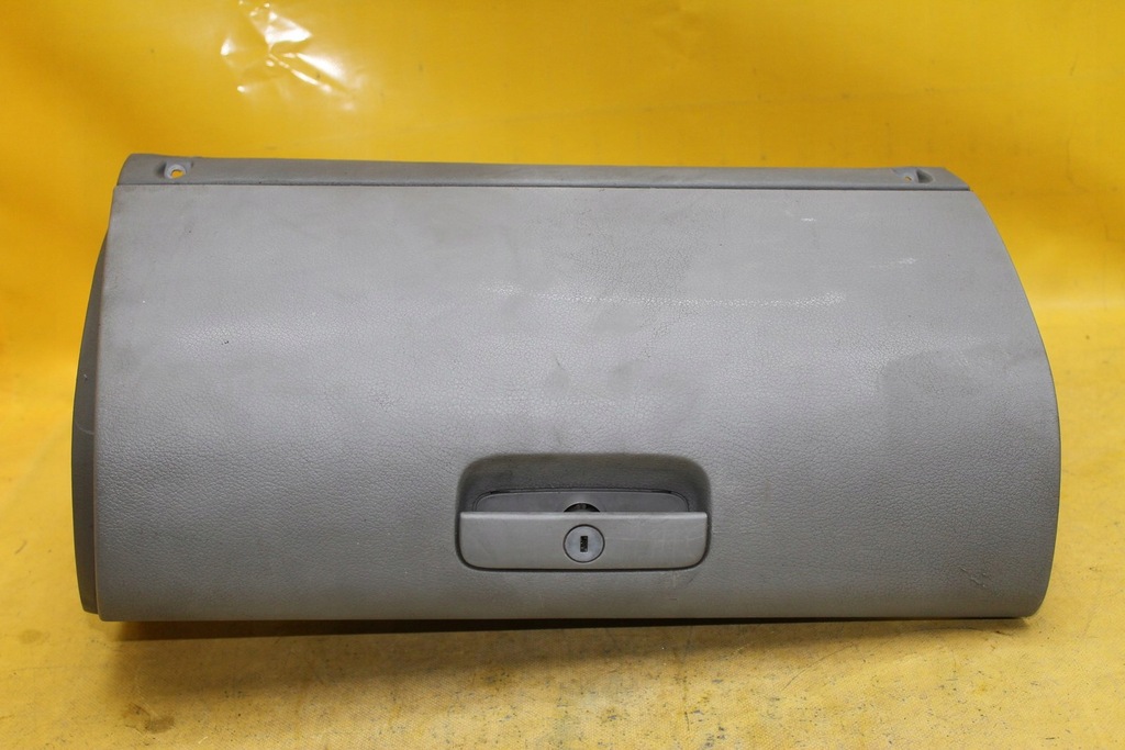 фото №1, Бардачок пассажира skoda оригинальный номер 1u1857097