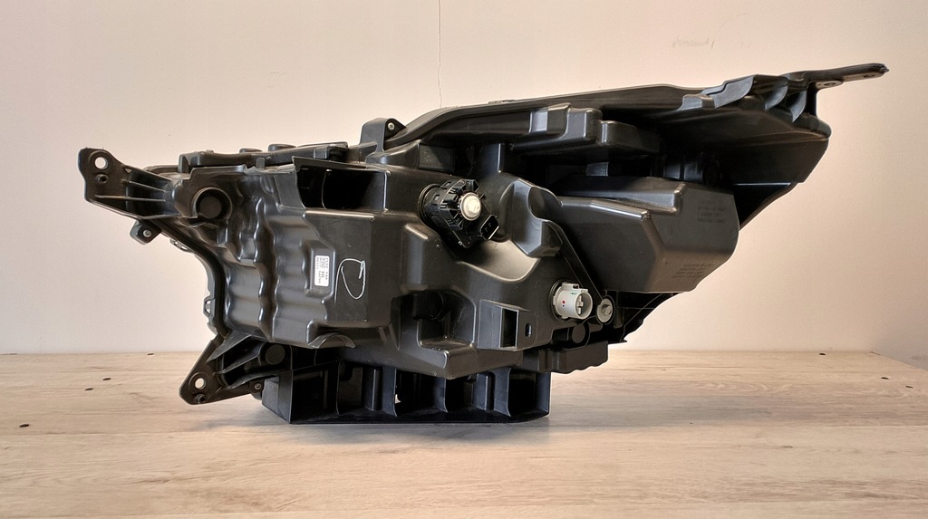 фото №12, Suzuki sx4 ii s cross 21- правая лампа перед передняя full led eu