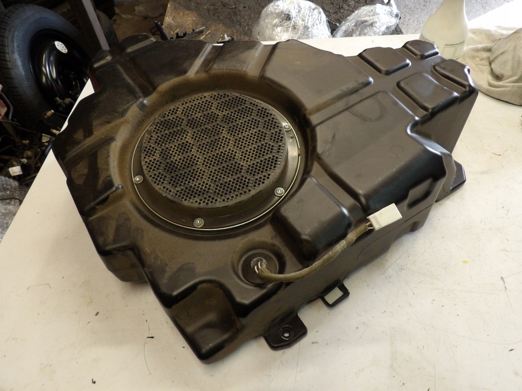 фото №1, Труба сабвуфер jeep grand cherokee wk2