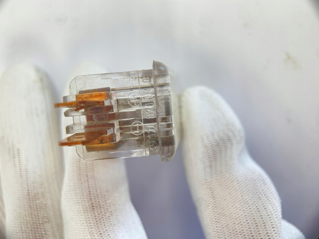 Лампа w обшивка освещение nóg дверь mercedes r129 sl w124 w140 1248200401 Киев