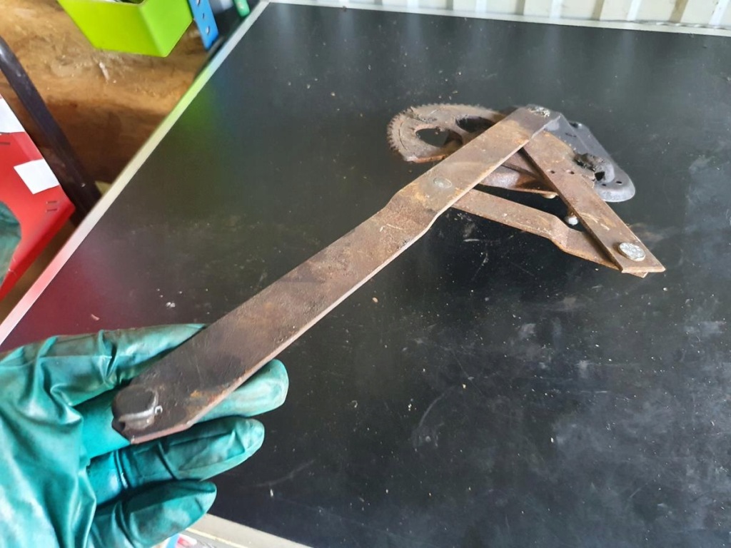 Mercedes w123 механизм подъёма окон оригинал Недорого