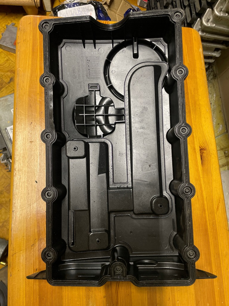 фото №4, Volkswagen оригінальний номер 03g103469n кришка клапанів bkd