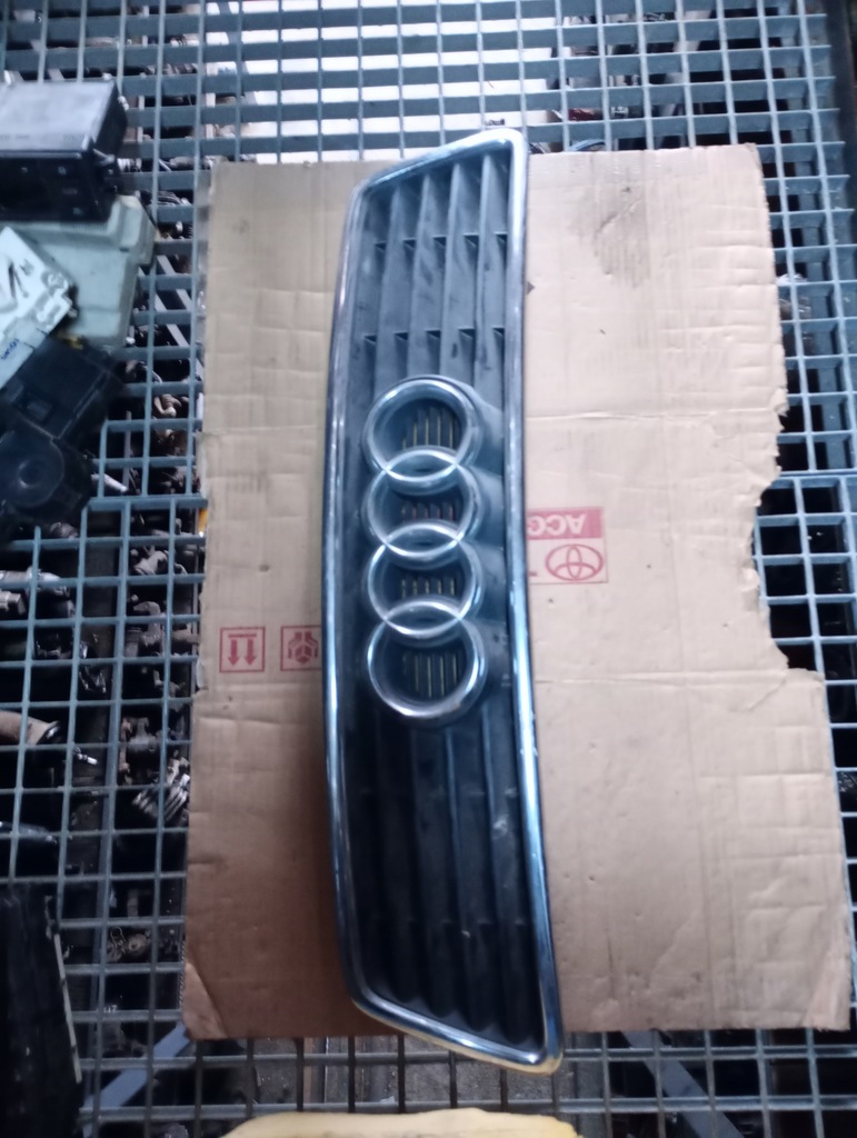 фото №1, Audi a6 c5 решётка радиатора решётка радиатора 4b0853651a