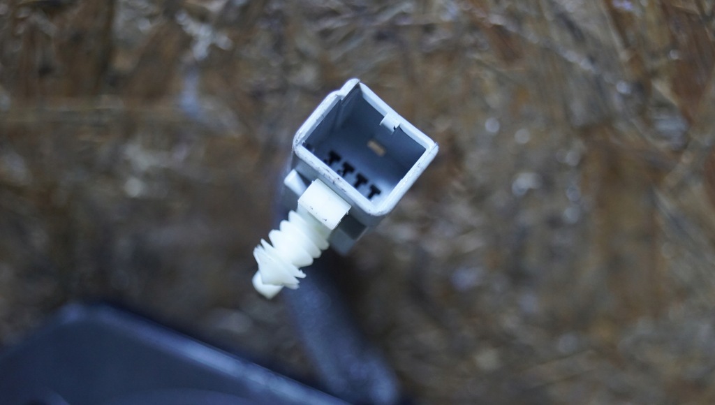 фото №6, Aston martin db11 динамики дверь 800100b06404