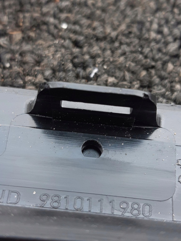 фото №12, Молдинг скло лобове права peugeot 5008 ii