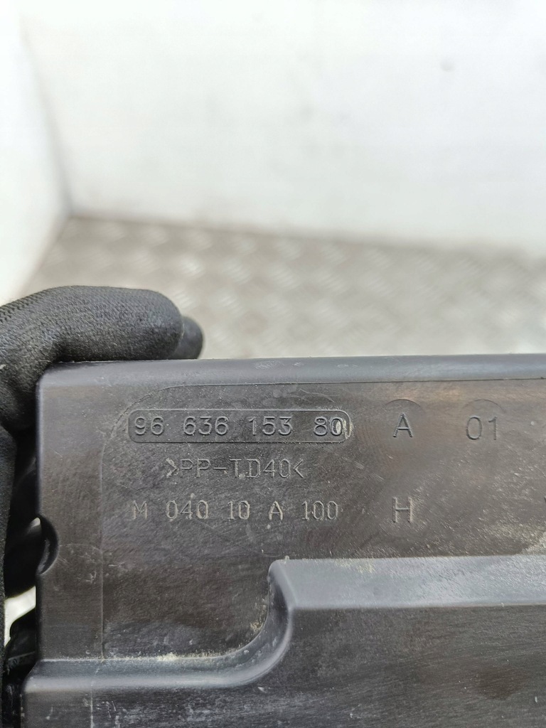 фото №9, Citroen c4 i picasso 2007 основание / корпус аккумулятор