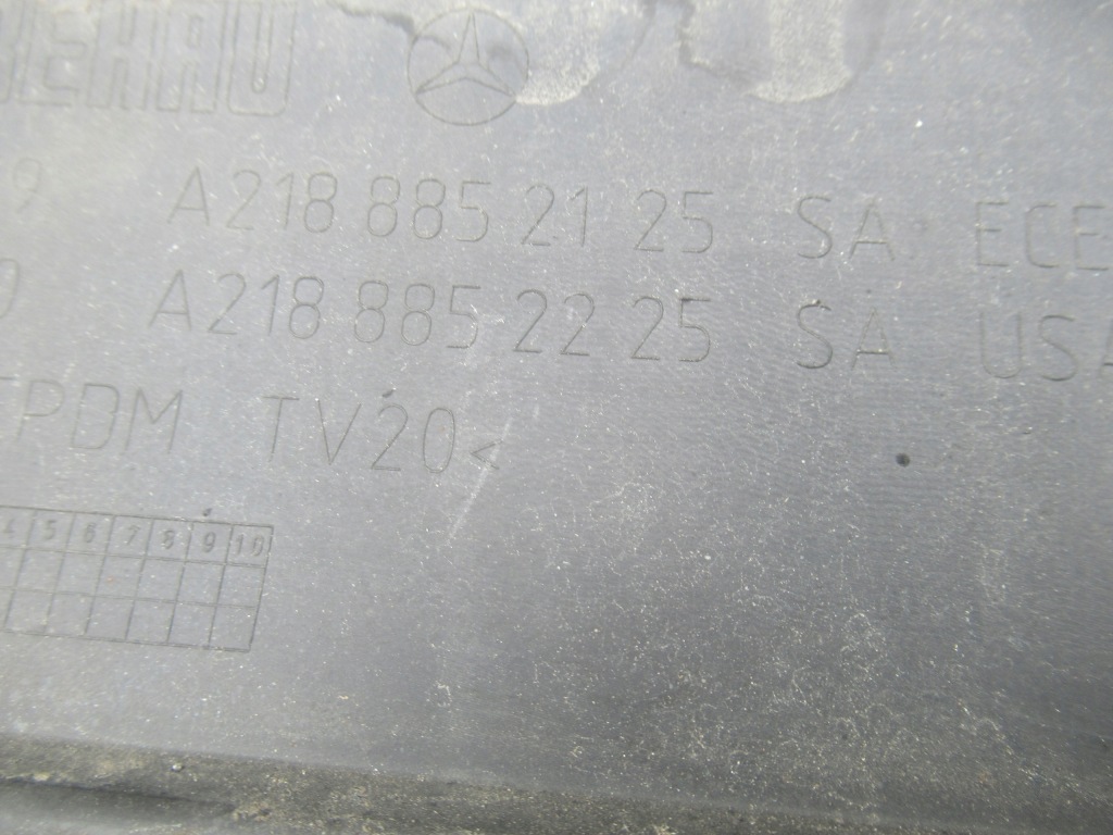 фото №8, Mercedes cls w218 amg молдинг бампера задня дифузор a2188852125