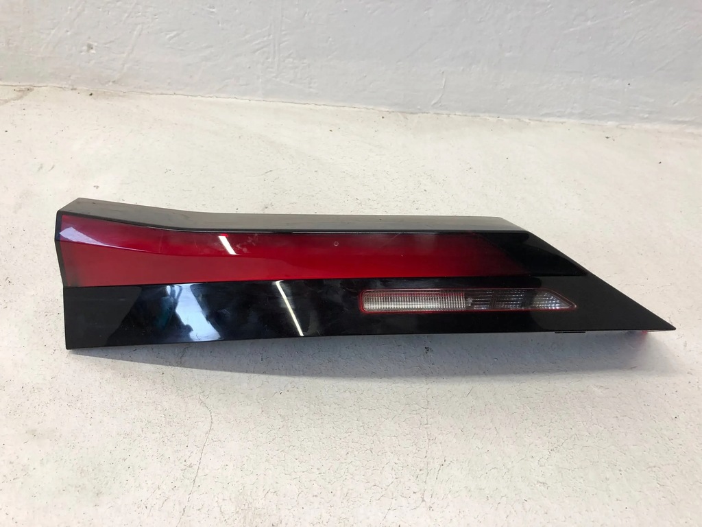 фото №12, Bmw x1 u11 лампа права w кришка багажника 22 -