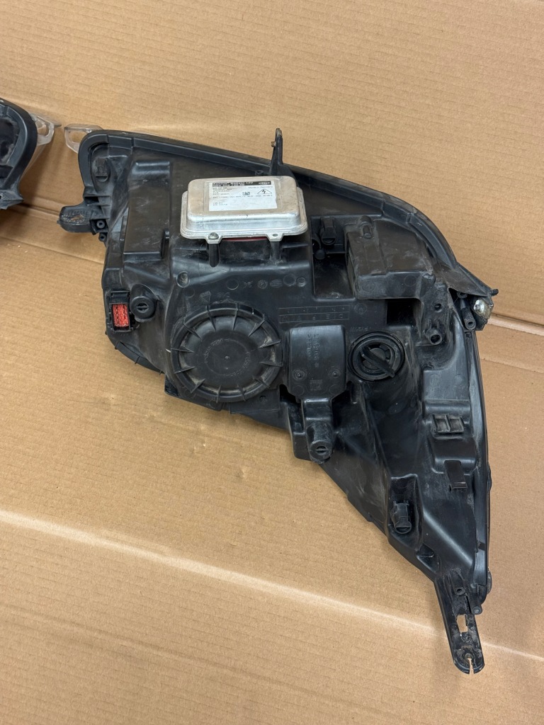 Opel insignia a фара правий ліва ксенон led 13226793 13226792 європа Ціна