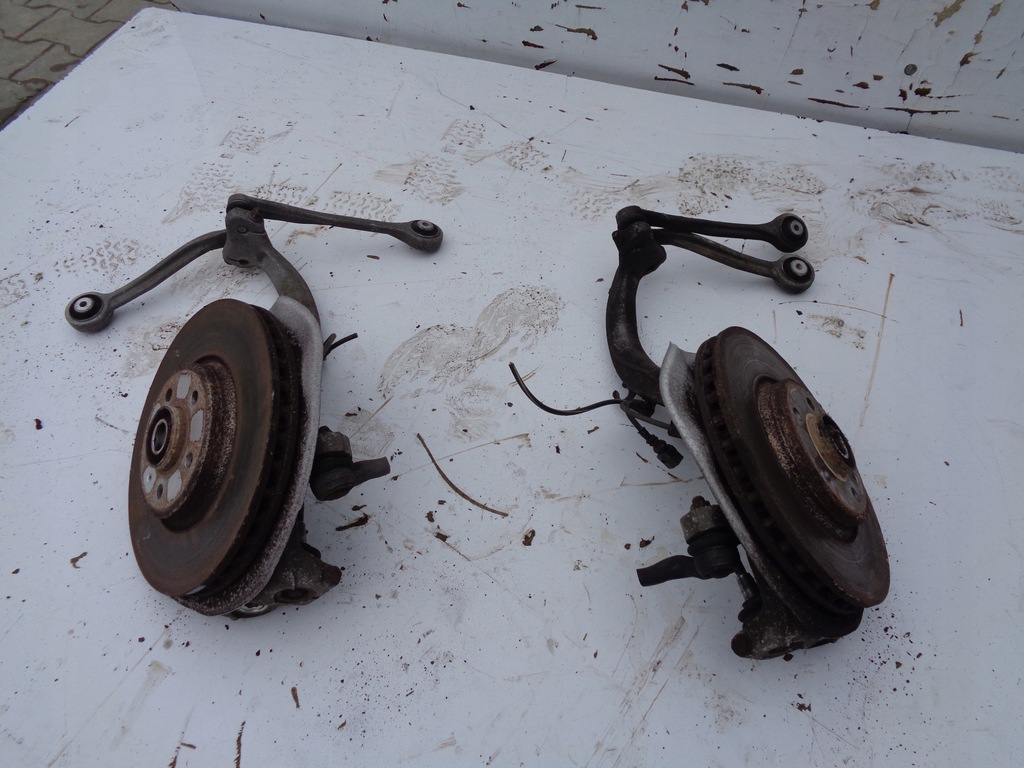 фото №1, Поворотный кулак левый перед audi a5 8t b8 2.7 tdi