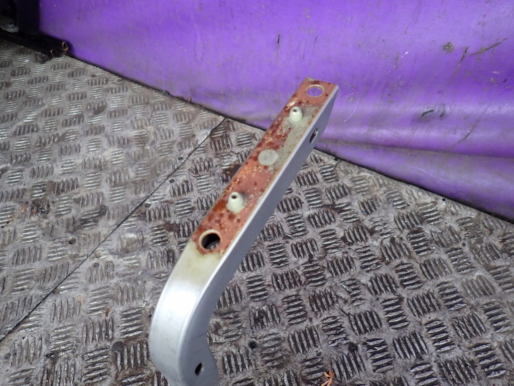 Peugeot 301 16- петля петлі кришки задній багажника стрижні 9806561580-00 Недорого