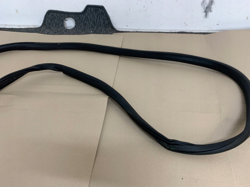 фото №3, Ford mustang mach-e прокладка двері кузовна правий задня задня