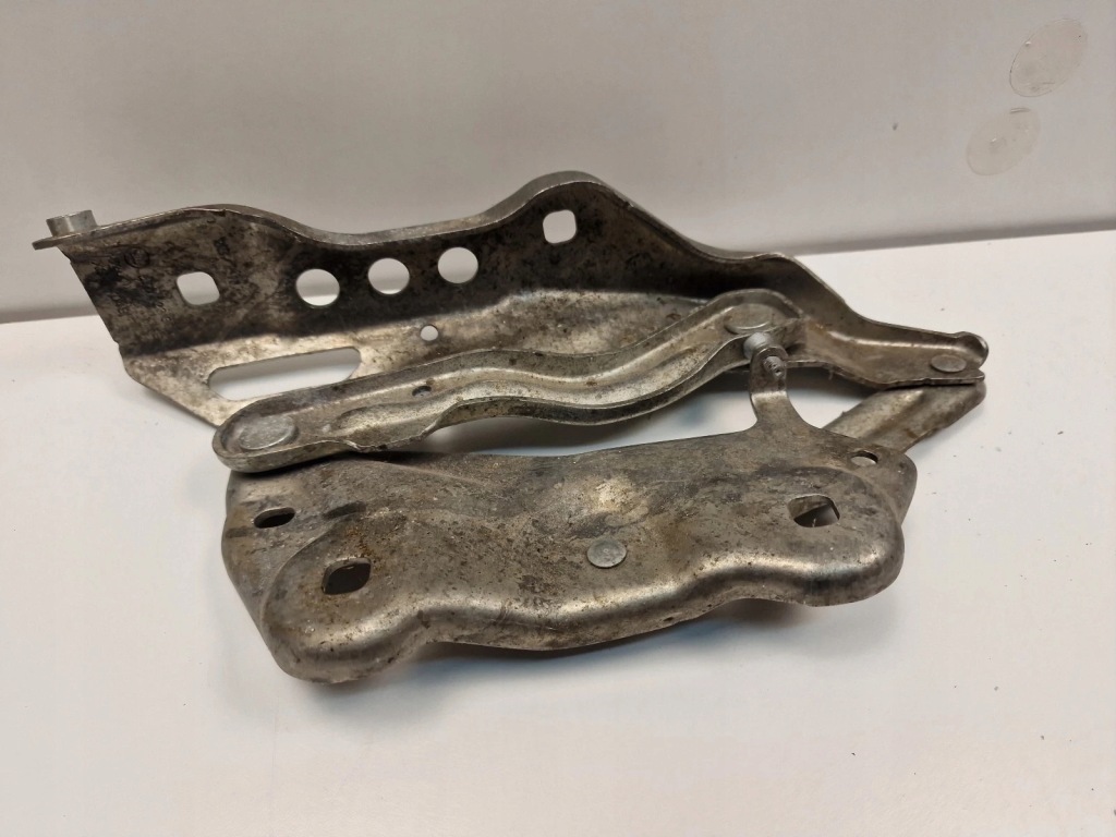 фото №1, Skoda kodiaq петля капот правый 565823302