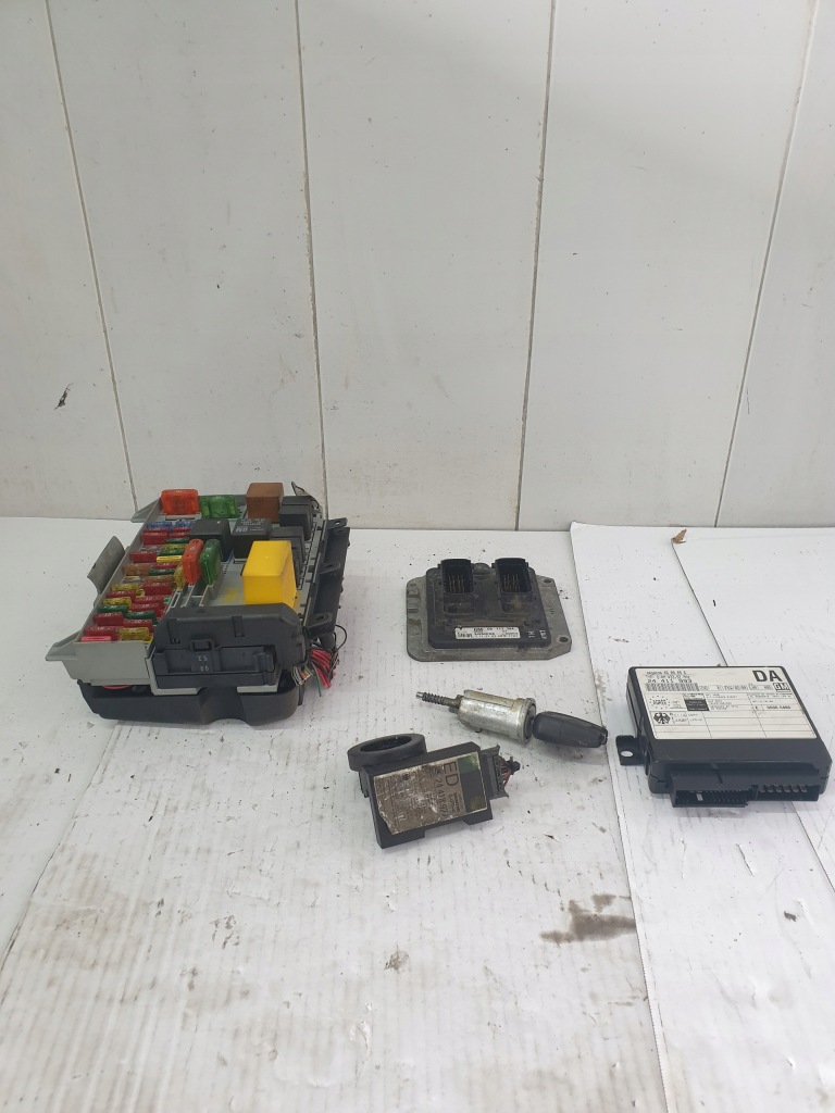 Купити Блок керування набір запуск vectra b 1,8 09117394