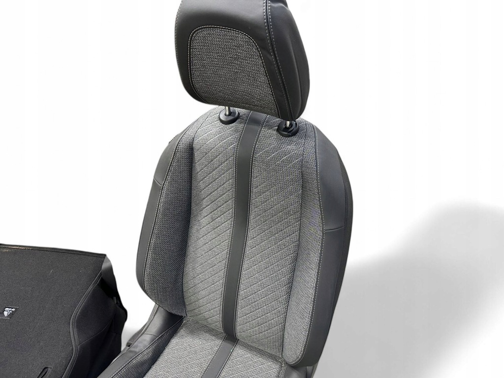 фото №14, Peugeot 2008 ii 2024 сиденья / заднее сиденье / комплект