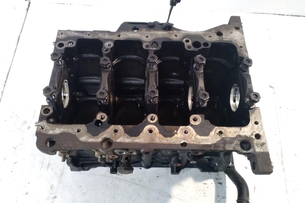 фото №13, Блок двигуна vw tiguan 5n_ 03l103021b 1.97l дизель 103kw 2009