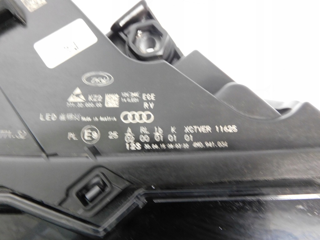 Audi q7 4m фара правый  левая full led 4m0941033-34 Киев