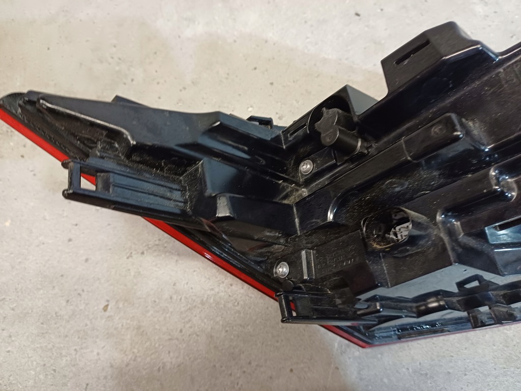 фото №8, Skoda enyaq iv nr. 5la945208a лампа правый задняя задняя