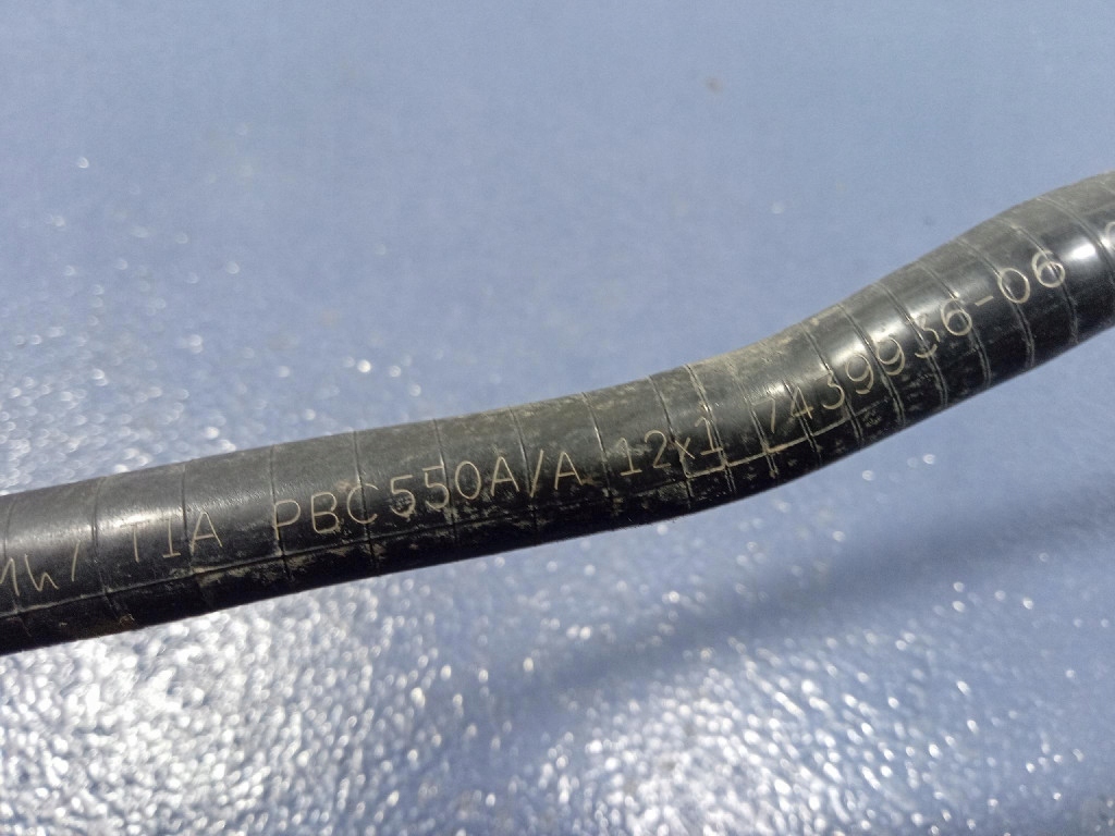 фото №4, Bmw x6 g05 g06 4,4 v8 530km вентиляционный шланг топлива