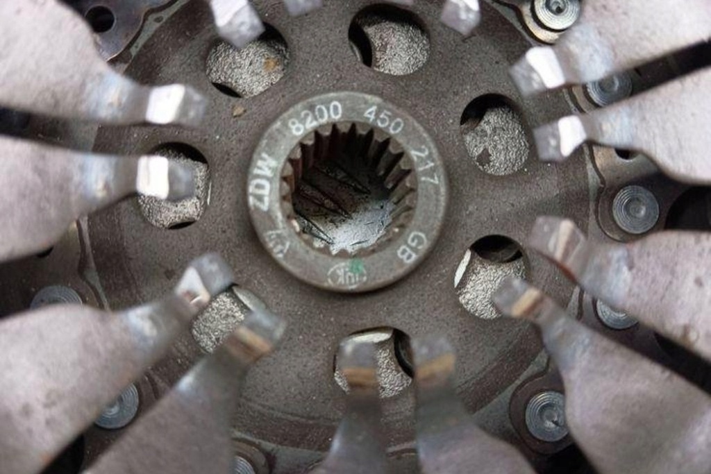 фото №7, Комплект зчеплення nissan juke f15 8200450217 1.5l дизель 81kw 2011