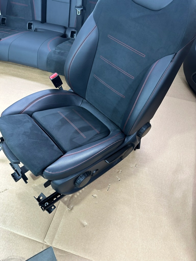 фото №6, Сидіння, заднє сидіння, салон, обшивки, середина mercedes eqa w243 alcantara, europa