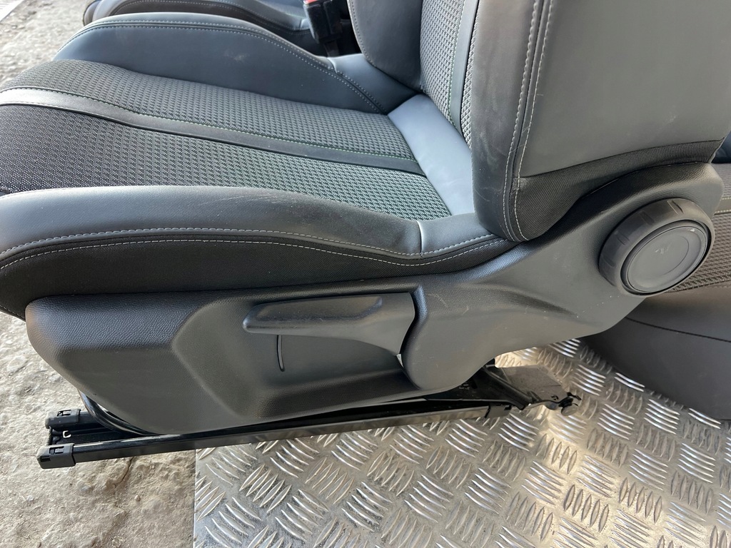 фото №6, Сиденья заднее сиденье середина кожа peugeot 2008 ii gt