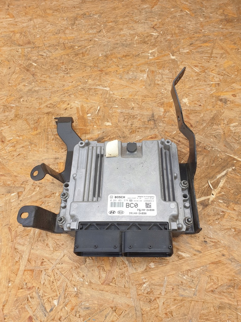 фото №1, Hyundai tucson iii бортовой компьютер двигателя 1.7 crdi 39140-2abb0