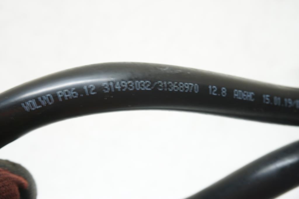 фото №6, Труба wody шланг volvo xc60 ii t5 b4