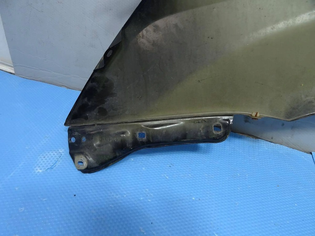 фото №10, Крыло правый перед toyota corolla verso ii 209