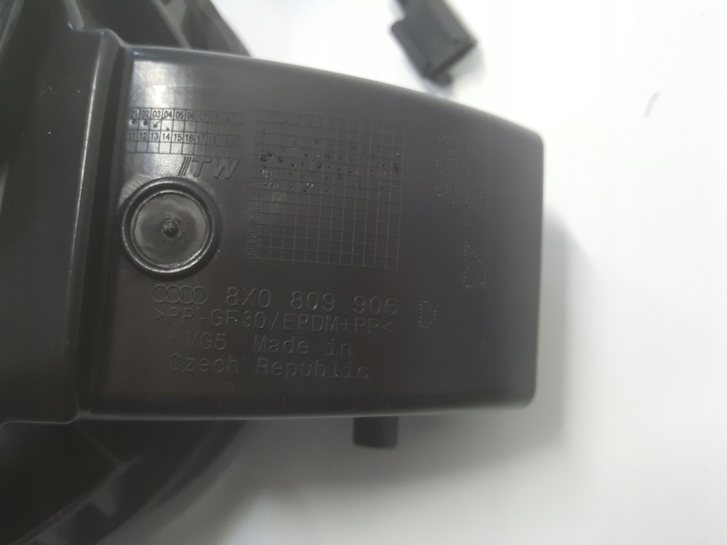 фото №5, Audi a1 8x0 крышка заливной топлива lz7s lift 17r.