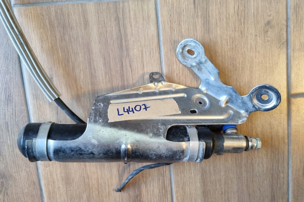 Mercedes w205 14-21 генератор газу / gaśnica / патрон a2058604700 оригінал в Україні