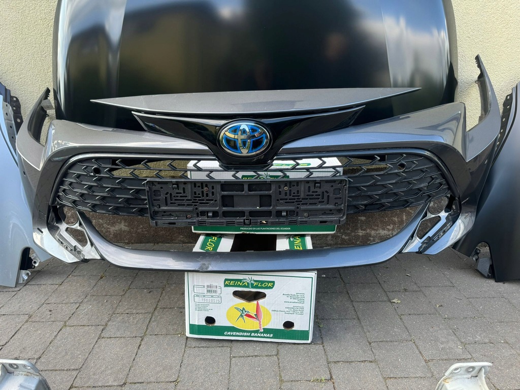 фото №1, Toyota corolla e21 lift 23- бампер передний перед pdc hb kombi