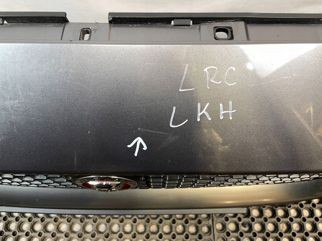 фото №11, Бампер перед передний pdc решётка радиатора jaguar xe x760 r-sport код лакокрасочного покрытия: lkh 15-