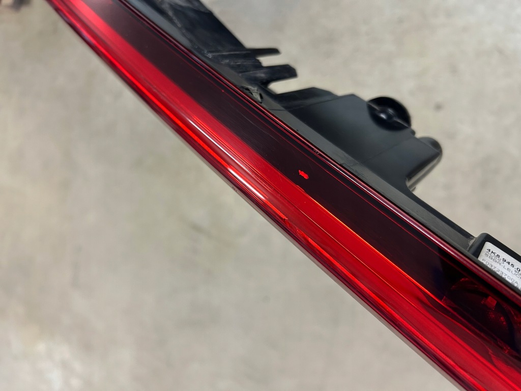 фото №8, Audi q8 2019 лампа led накладка крышки задняя 4m8945095c