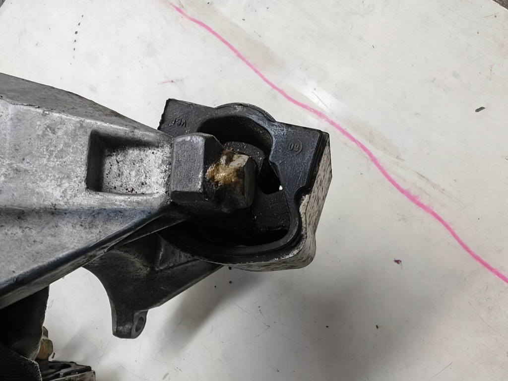 фото №7, Кронштейн подушка коробки передач автоматическая коробка передач mwrcedes w211 e klasa a2112420340